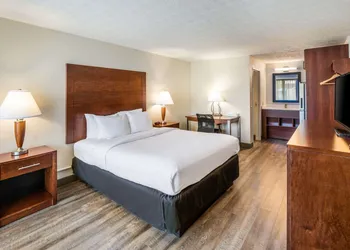 Suburban Studios Middlesboro hotel thumbnail 8