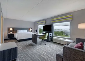 Hampton Inn & Suites by Hilton Burlington Toronto hotel thumbnail 5