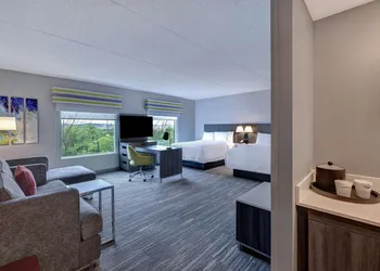 Hampton Inn & Suites by Hilton Burlington Toronto hotel thumbnail 7