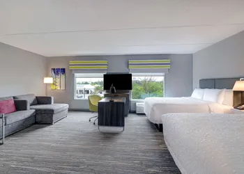 Hampton Inn & Suites by Hilton Burlington Toronto hotel thumbnail 8