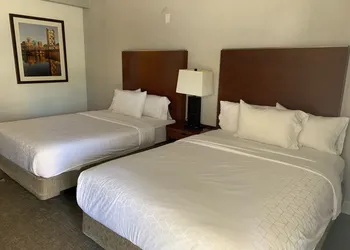 Super 8 by Wyndham San Jose Airport hotel thumbnail 3