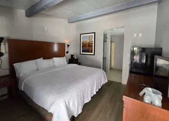 Super 8 by Wyndham San Jose Airport hotel thumbnail 7