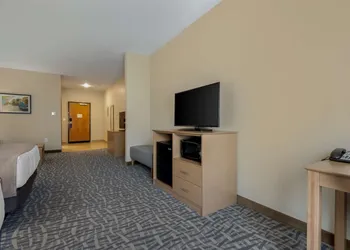 Best Western Plus Rumford Falls hotel thumbnail 6