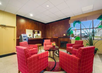 Suburban Studios Buffalo Airport hotel thumbnail 2