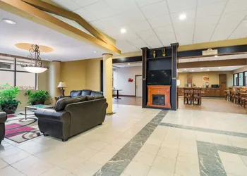 Suburban Studios Buffalo Airport hotel thumbnail 4