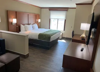 Comfort Suites West Monroe near Ike Hamilton Expo Center hotel thumbnail 4
