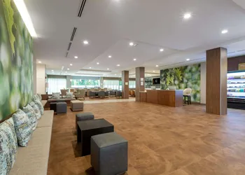 Wyndham Garden Orlando Airport hotel thumbnail 4