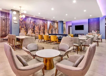 La Quinta Inn & Suites by Wyndham Terrell hotel thumbnail 4