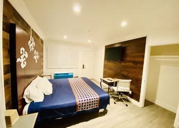 Casa Blanca Inn & Suites hotel thumbnail 3