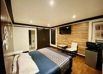 Casa Blanca Inn & Suites hotel thumbnail 4