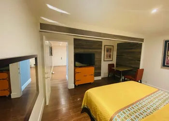 Casa Blanca Inn & Suites hotel thumbnail 8