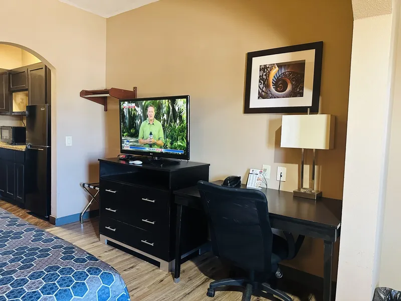 Executive Inn and Suites hotel detail image 6