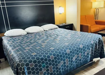 Executive Inn and Suites hotel thumbnail 7