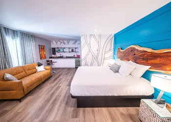 The Saint Hotel hotel thumbnail 8