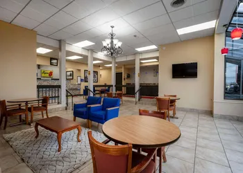 Days Inn by Wyndham Perrysburg/Toledo hotel thumbnail 4