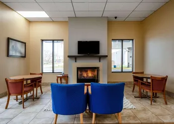 Days Inn by Wyndham Perrysburg/Toledo hotel thumbnail 5