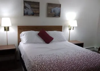 Northwoods Motels hotel thumbnail 4