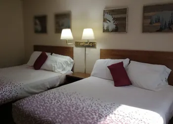 Northwoods Motels hotel thumbnail 5