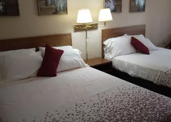 Northwoods Motels hotel thumbnail 6