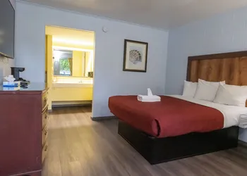 Heart of Manteo Motor Lodge hotel thumbnail 6