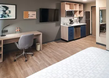 Candlewood Suites Guadalajara Galerias by IHG hotel thumbnail 4