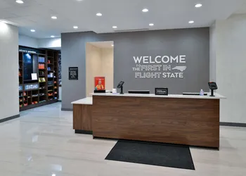 Hampton Inn & Suites Greensboro Downtown hotel thumbnail 4
