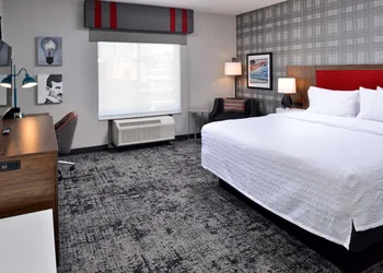 Hampton Inn & Suites Greensboro Downtown hotel thumbnail 8