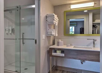 Hampton Inn & Suites Keene hotel thumbnail 7