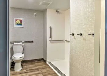 Hampton Inn & Suites Keene hotel thumbnail 8
