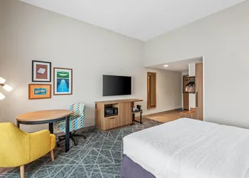 Hampton Inn Cooperstown hotel thumbnail 4