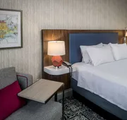 Hampton Inn & Suites Huntington Downtown hotel detail image 7