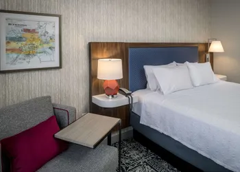 Hampton Inn & Suites Huntington Downtown hotel thumbnail 7