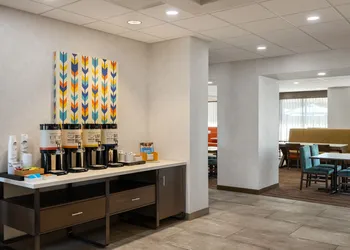Hampton Inn by Hilton Carefree hotel thumbnail 2