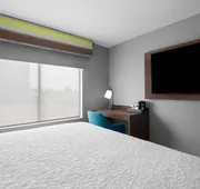 Hampton Inn & Suites By Hilton Long Island Farmingdale hotel detail image 5