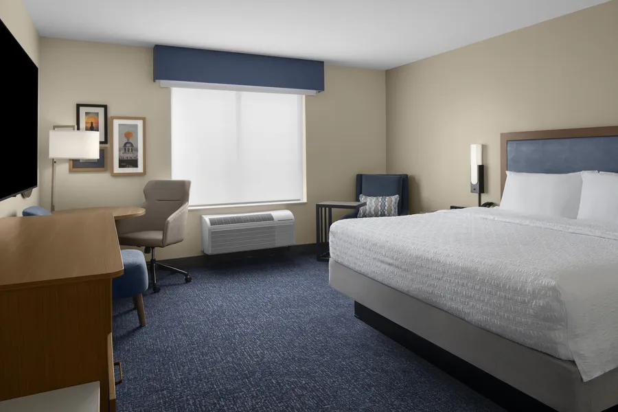 Hampton Inn & Suites By Hilton Long Island Farmingdale hotel detail image 6
