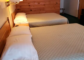 Camp 28 hotel thumbnail 3