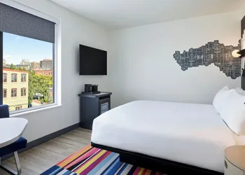 Aloft Portland Downtown Waterfront ME hotel thumbnail 6