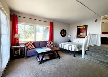 The Sky View Inn hotel thumbnail 6