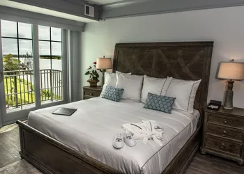Oaks on the River hotel thumbnail 5