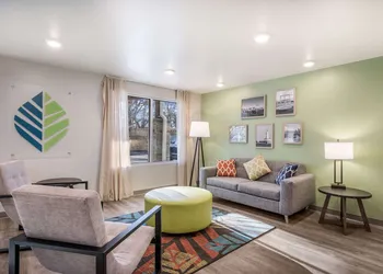 WoodSpring Suites Gurnee - Chicago hotel thumbnail 4