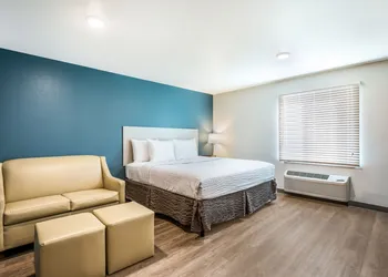 WoodSpring Suites Gurnee - Chicago hotel thumbnail 7