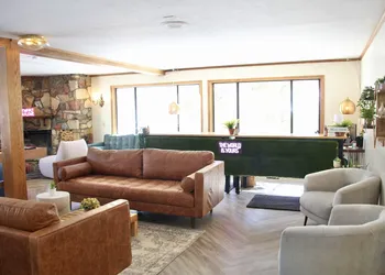 Sierra Blue Hotel & Swim Club hotel thumbnail 2