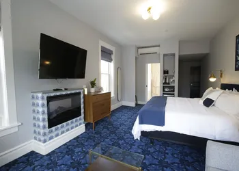 Hudson Whaler hotel thumbnail 8