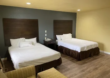 Woodridge Inn and Suites hotel thumbnail 5