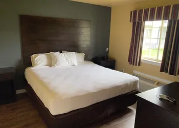 Woodridge Inn and Suites hotel thumbnail 6