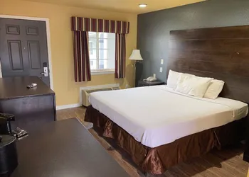 Woodridge Inn and Suites hotel thumbnail 8