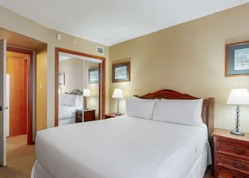 Whistler Cascade Lodge hotel thumbnail 7