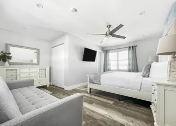 Neptune Oceanfront Rentals hotel thumbnail 5
