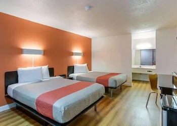 Studio 6 Gainesville, FL hotel thumbnail 6