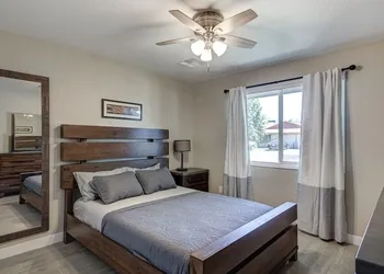 Tempe Remodel w/ Sparkling Pool and Game Room! hotel thumbnail 6